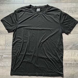 32 Degreez Cool Black Men's T-Shirt